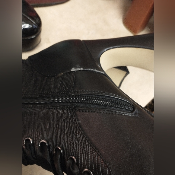 Boots - Picture 8 of 8